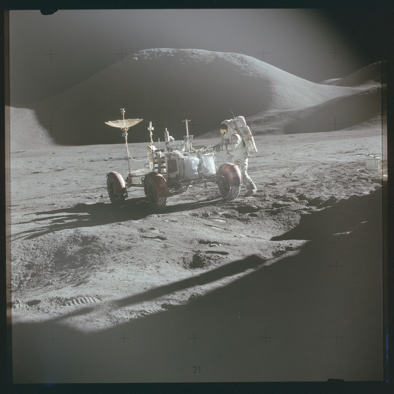 Illustration for article titled NASA Just Released 8,400+ Incredible High-Res Images From The Apollo Program